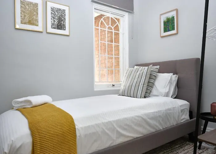 Redfern Classic Terrace - Parking And Balcony